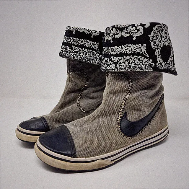 Nike Scene Damen 2,5 Emo Goth Canvas Totenkopf faltbarer Sneaker Stiefel Y2K 316394-001