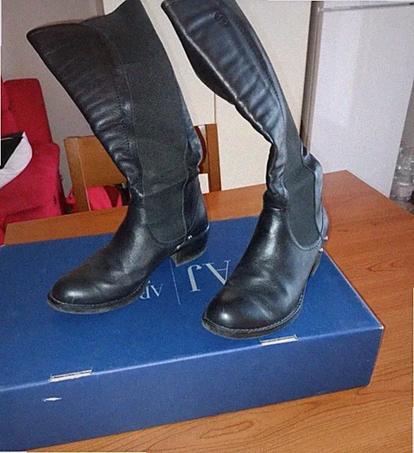Originale Armani Damenstiefel Leder Gr.40