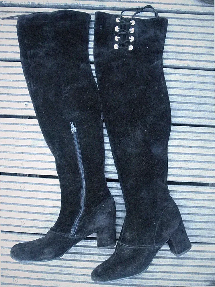 Overknee-Stiefel schwarz - Größe 39