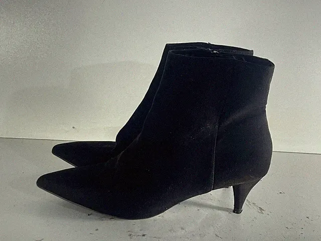 Papaya Damenschuhe Größe 5 (38) gebraucht schwarz Wildleder seitlicher Reißverschluss Stiefeletten -A192