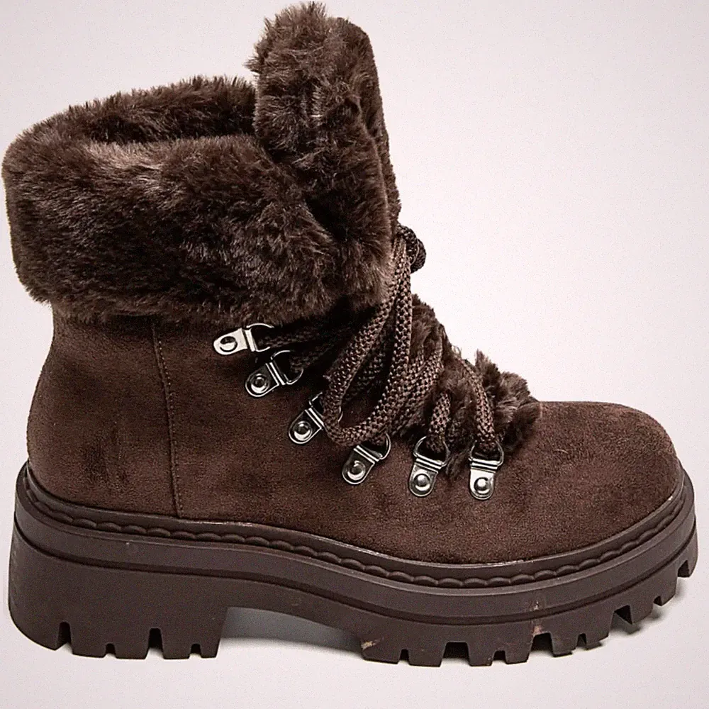 PeachyBoots Flauschige Winterstiefel Kaffee