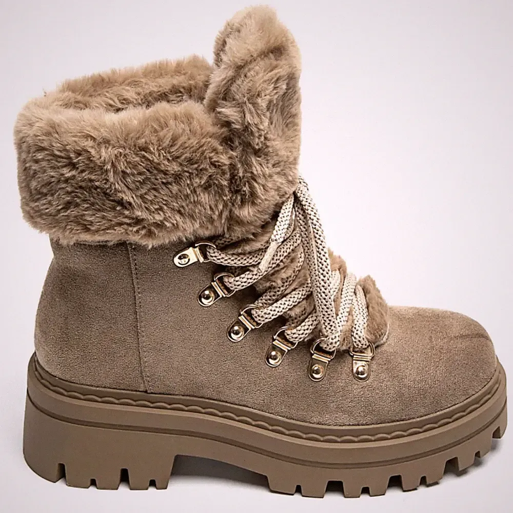 PeachyBoots Flauschige Winterstiefel Khaki