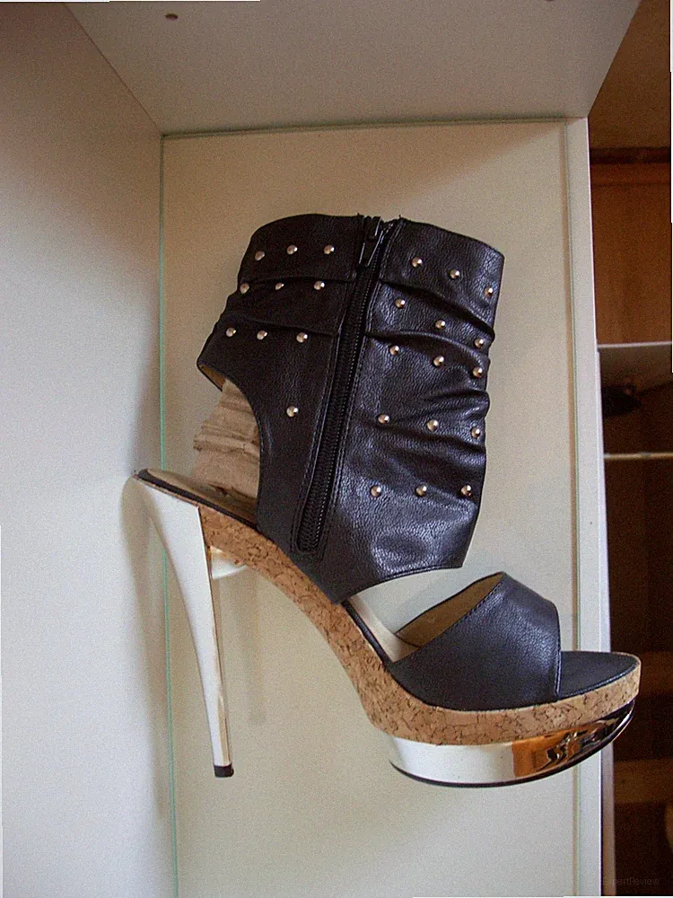 Peep-Toe-Stiefeletten in Kunstleder mit Kork - schwarz, silber