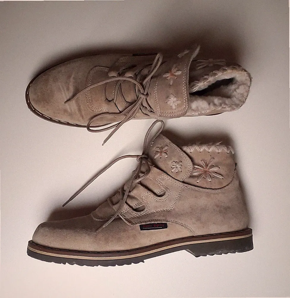 RENÉ DERHY Wildleder Halbstiefel creme mit Fell Socke 37 Leder Damen