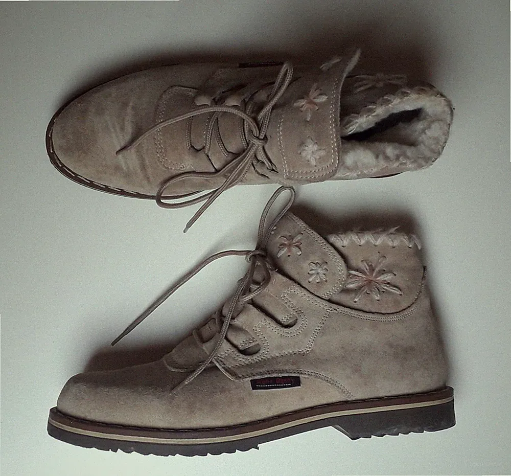 RENÉ DERHY Wildleder Halbstiefel creme mit Fell Socke 37 Leder Damen