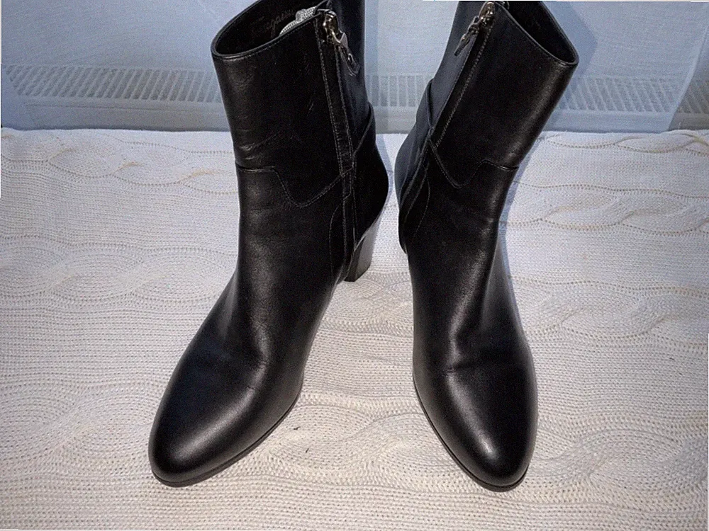 Salvatore Ferragamo Stiefel Gr 35,5 neuwertig