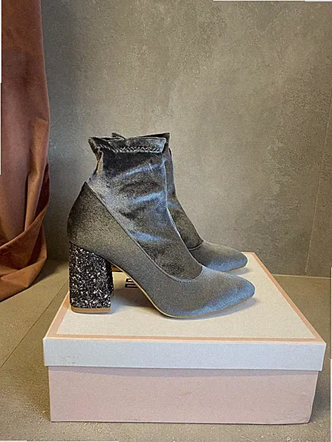 Samt Stiefelette mit großem Absatz Glitzer grau