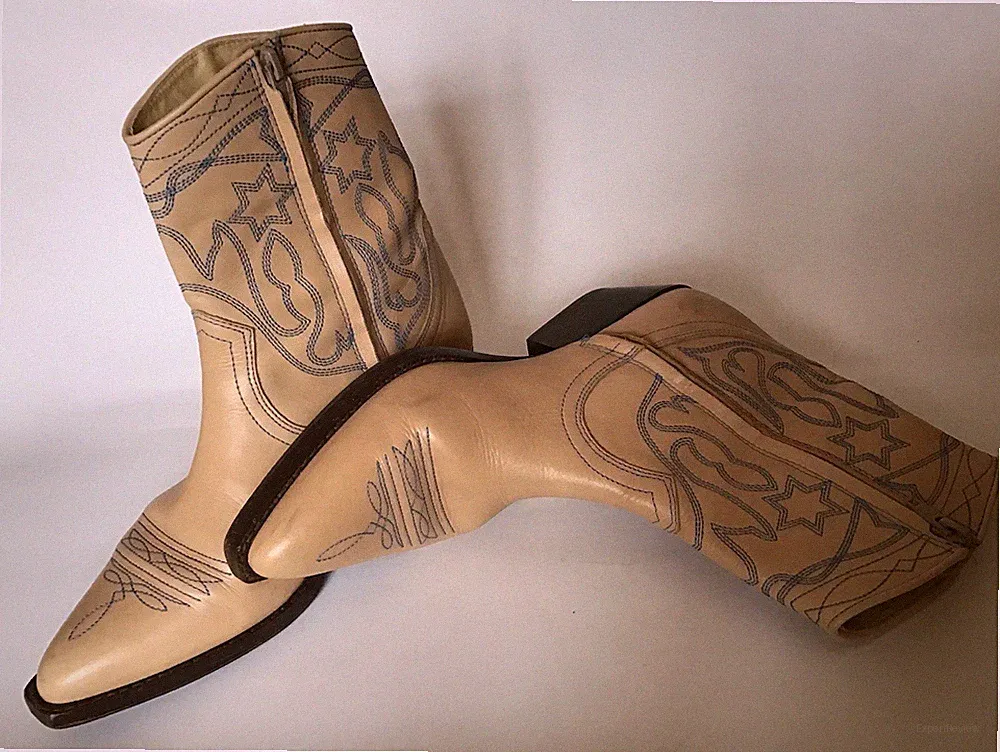 SANDRO Cowboy Boots Stiefel Stiefeletten Schuhe Gr. 39 Beige Leder Stickereien