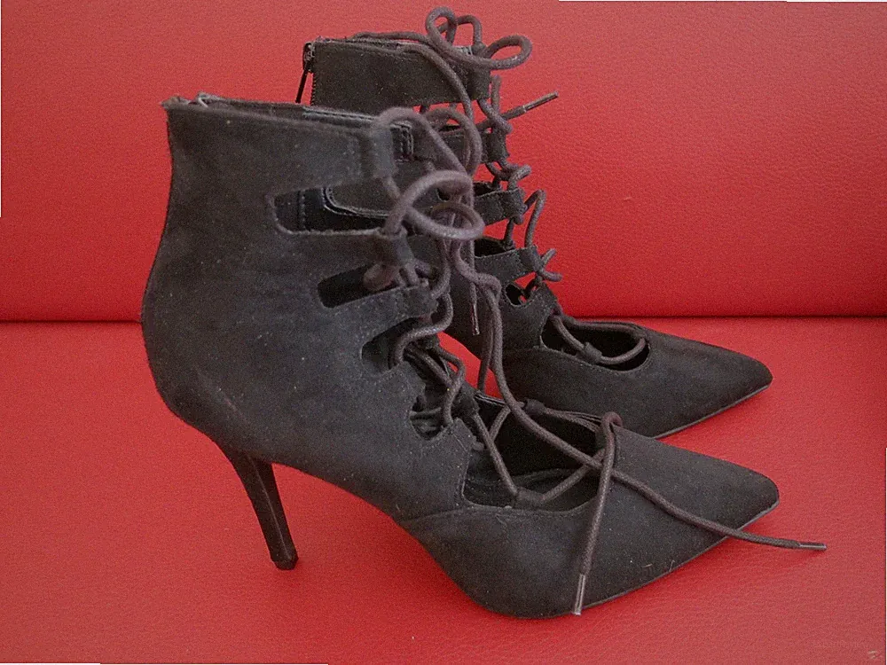 Schicke Stifeletten -Gr 40 -Catwalk - Party / Sommerboots -Highheels -NEUWERTIG