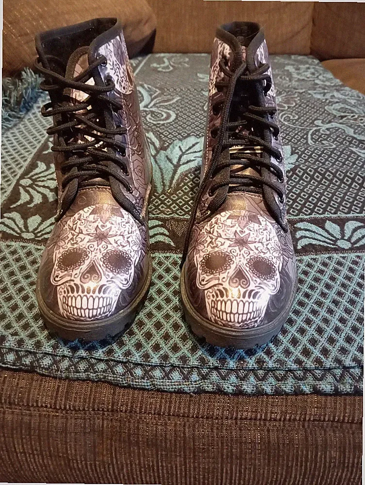 Schnür Boots Mit Totenköpfen Gr. 39
