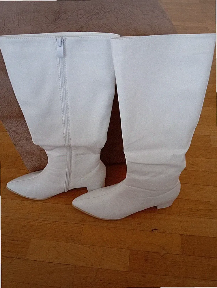 Schöne Leder Stiefel Gr 43 Farbe Creme weiß Marke unbekannt !