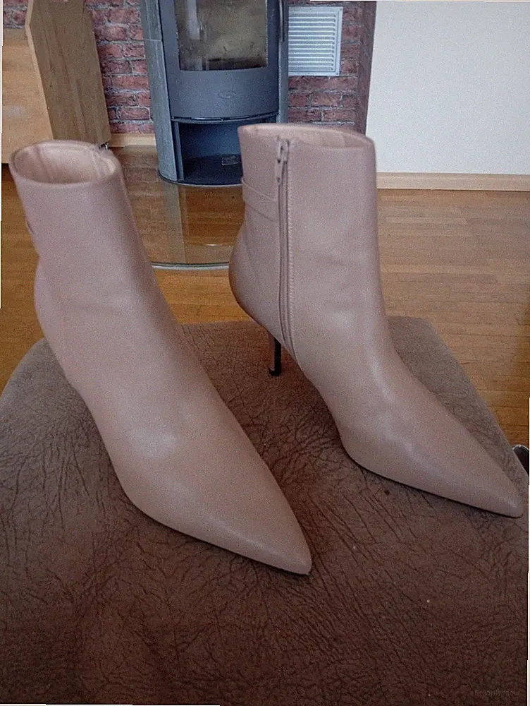 Schöne Leder Stiefelletten Gr 42 Farbe Creme Beige Marke ANNA FIELD!