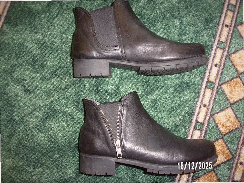 schwarze gefütterte Stiefeletten von Aerosoles in Größe 38
