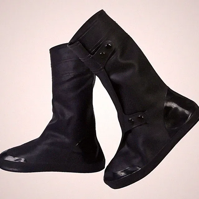 Schwarze Regenüberschuhe, PVC Material - Stilvoller Schutz vor Wasser & Schmutz