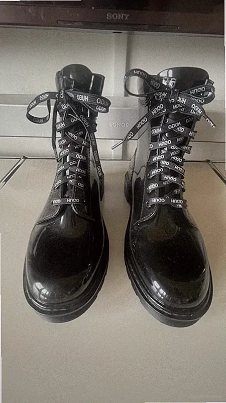 Sehr schöne HUGO Gummistiefel/Boots Glänzende Optik in schwarz Gr. 39 NEU!