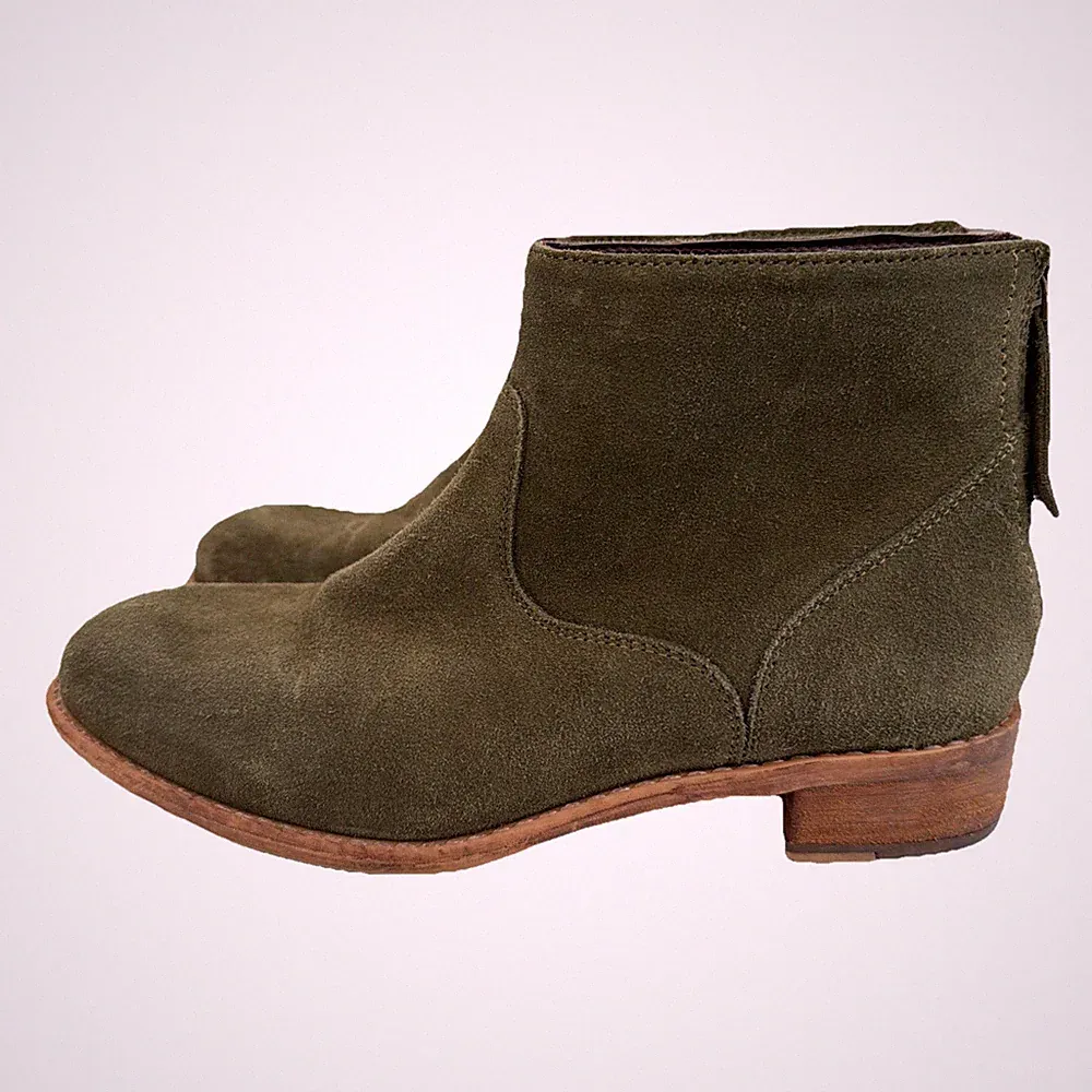 Skechers Avenue Bowery Damen-Stiefelette olivgrün Wildleder Absatz Reißverschluss Größe 6/39