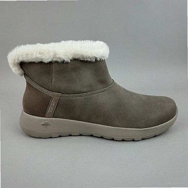 Skechers Stiefel Slipper Gr. UK7 On The Go Joy Cozy Dream Kunstfell warm Winter