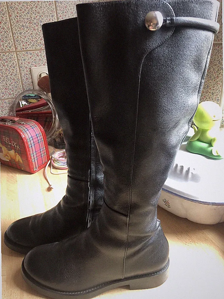 Stiefel HUGO BOSS Hoch Elegant Leder Schwarz Zeitlos Flache Sohle 37 Reiter Stil