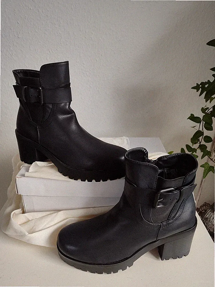 Stiefelette Cats NEU 38 schwarz Boots Stiefel Schnallen Chelsea Plateau