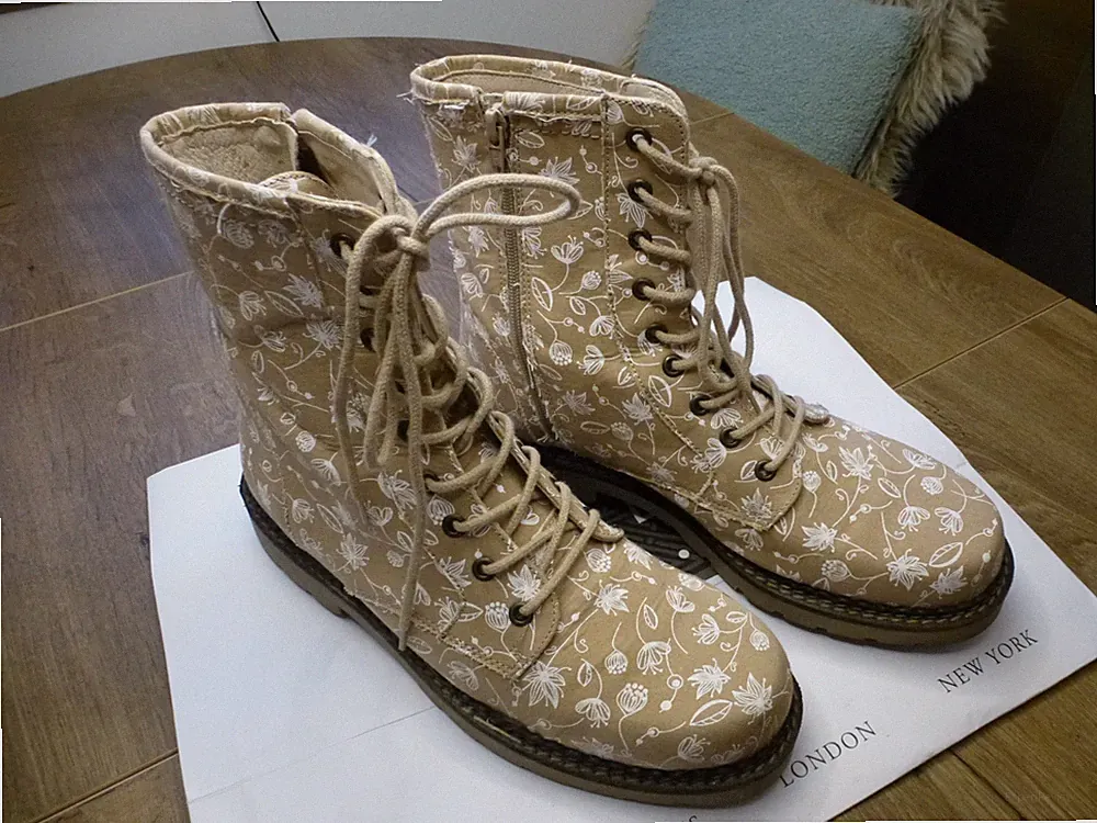 Stiefelette Damen Beige mit Blumen Gr.42