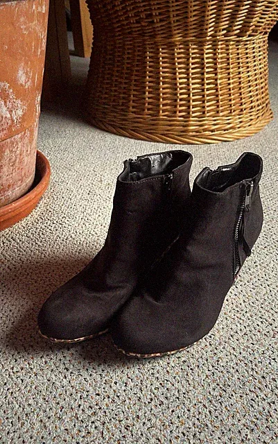 Stiefelette Stiefel 38 Leder schwarz LEOPARDENABSATZ; Sneaker; Wedge; Keilschuh