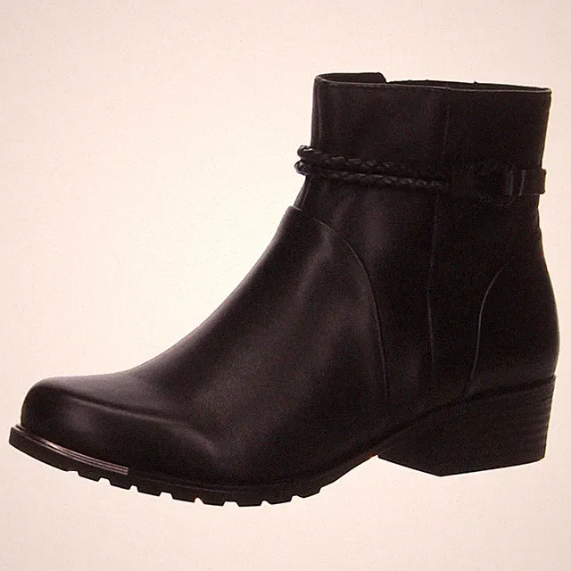 Stiefelette von Caprice in Schwarz