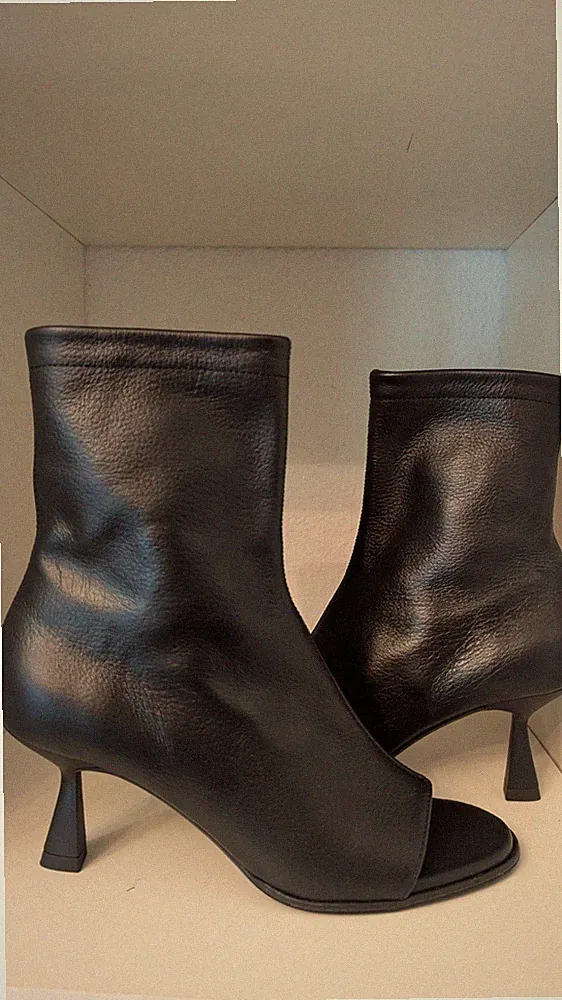 Stiefeletten von ZARA - schwarz Leder Peep Toe - Gr. 36 NP 89,95€