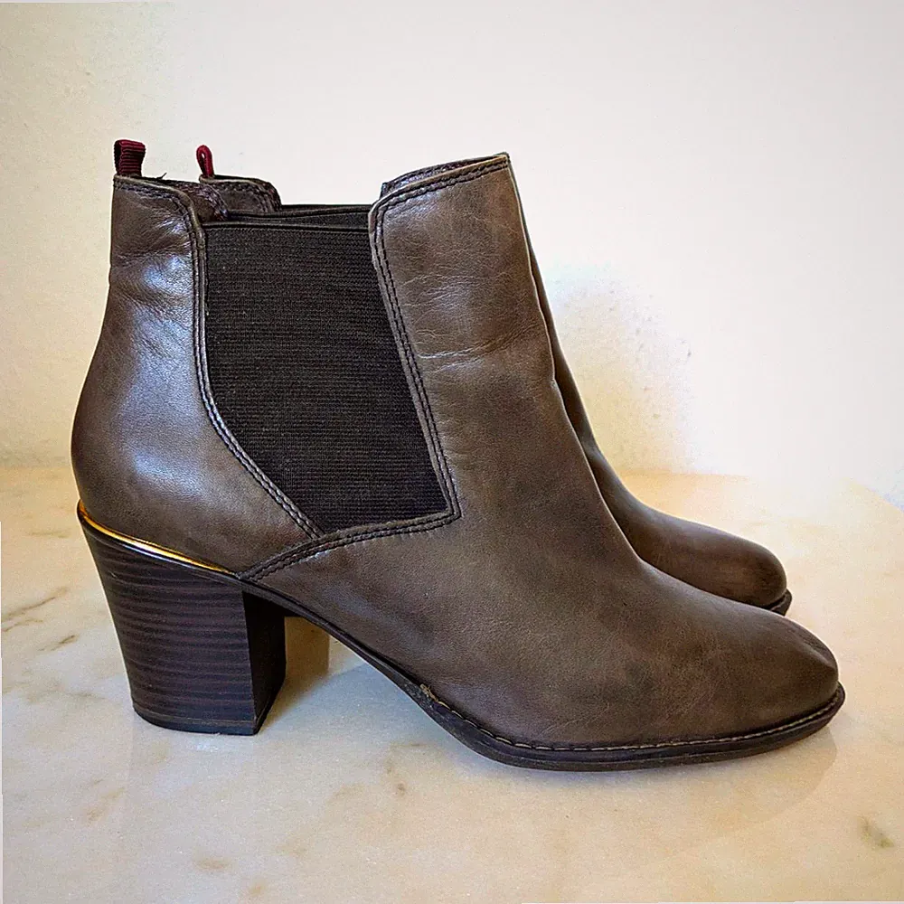 Tamaris Damen Chelsea Stiefelette Braun Leder Blockabsatz Gr 41