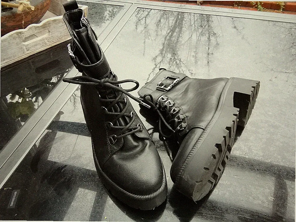 Tamaris Leder Schnürboots Schnür Stiefeletten Booties Schnalle schwarz 40 bequem