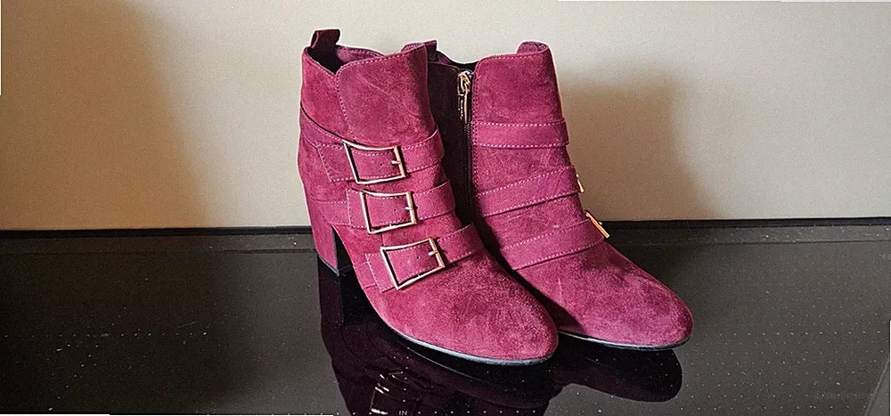 Tamaris x Marcel Ostertag Stiefeletten Gr. 40 Aubergine Schnallen neuwertig