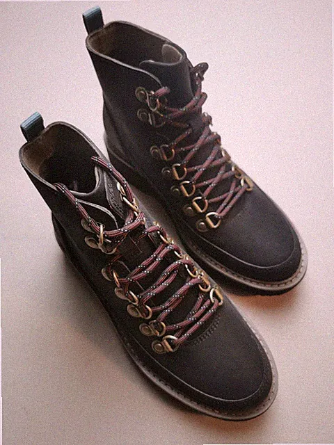 Teva Damengröße UK 3 mittelhohe schwarze Wanderschuhe neu mit Karton klobige Sohle Festivalkleidung