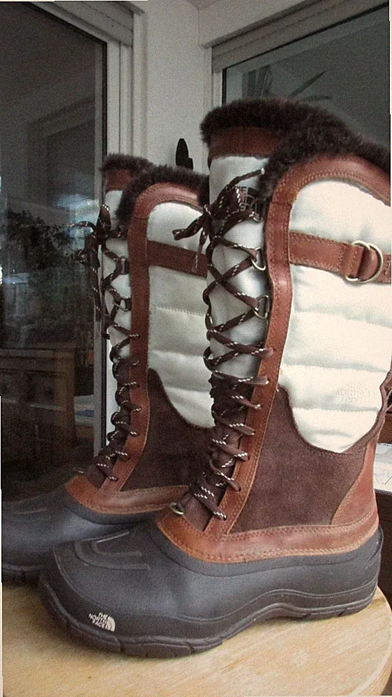 The North Face - gefütterte Winter-Schnürstiefel, Leder/Gummi, Gr. 39, wie neu