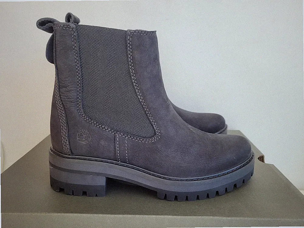 Timberland Courmayeur Valley Chelsea Boots Schwarz Gr. 37 Neu