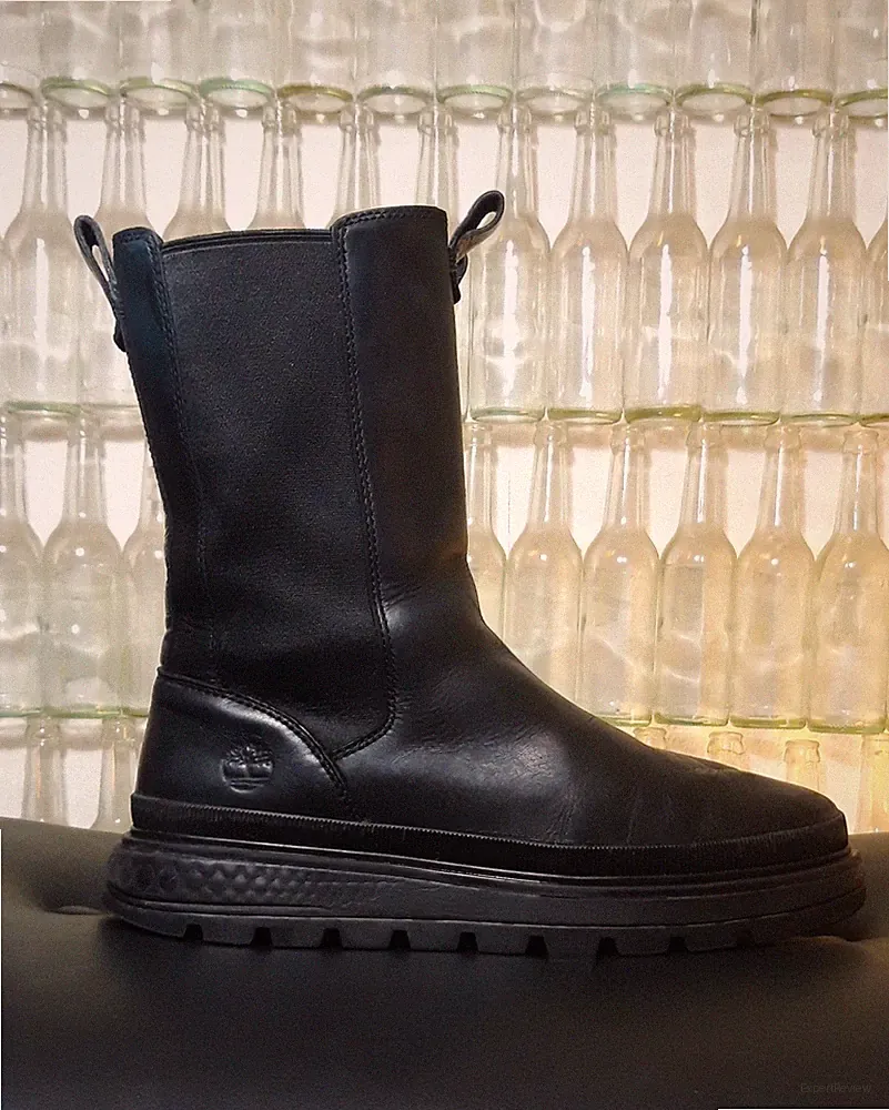 Timberland Ray City Chelsea Boots / Echtleder Stiefel / Triple Black / Gr. 38,5
