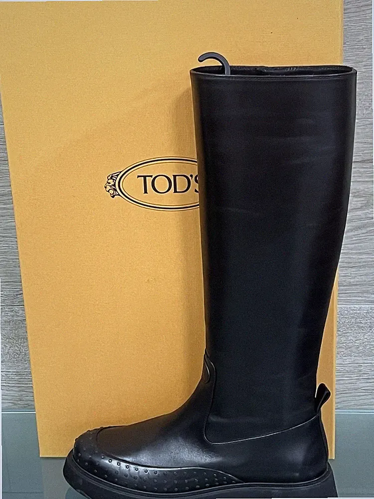 TOD'S Stiefel Leder Gr. 38.5 NEUWERTIG Kalbsleder weiche Gummisohle NP: 1500€