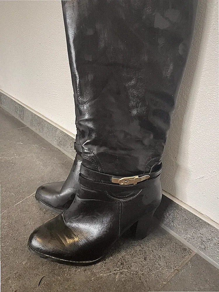 Tolle Damen Stiefel schwarz 38 mit RV und Schnalle