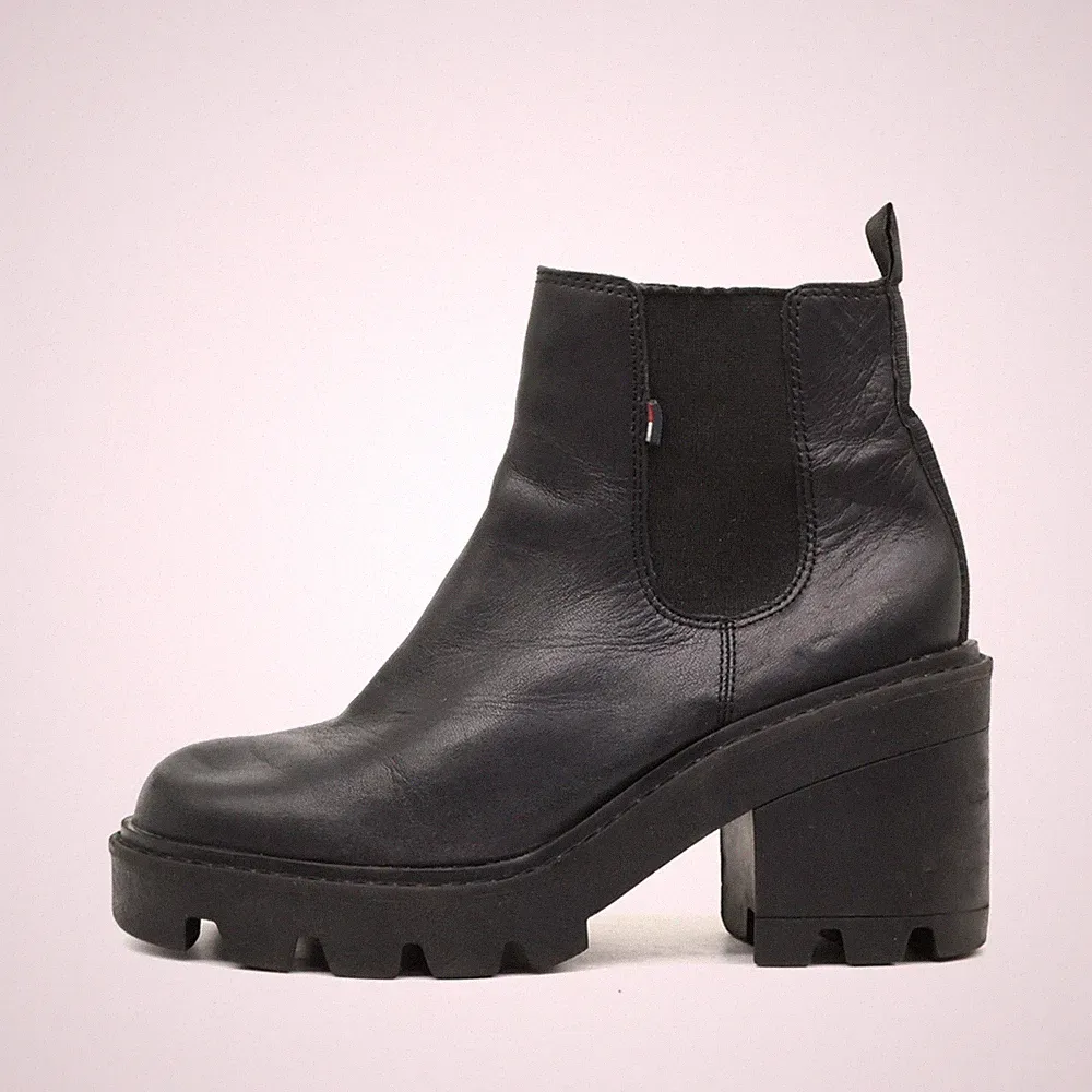 Tommy Hilfiger Damen Essential Leather Mid Heel Boot Chelsea Boots EU 37