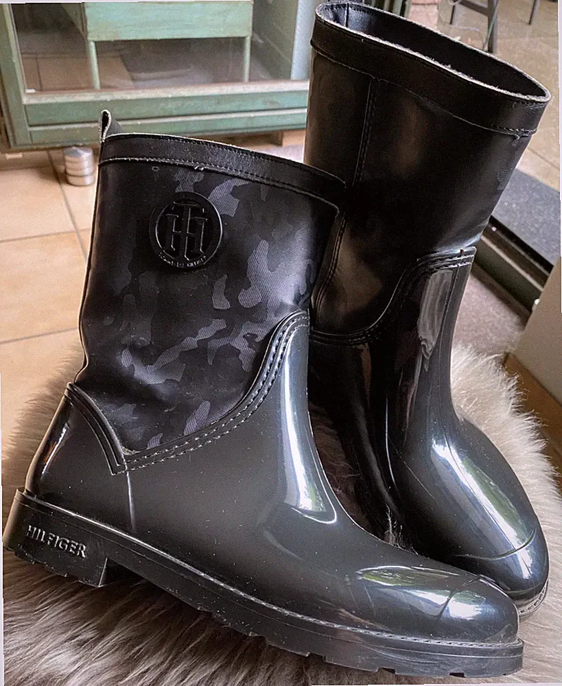 TOMMY HILFIGER GUMMISTIEFEL - Farbe SCHWARZ-GRAU- GRÖSSE 37