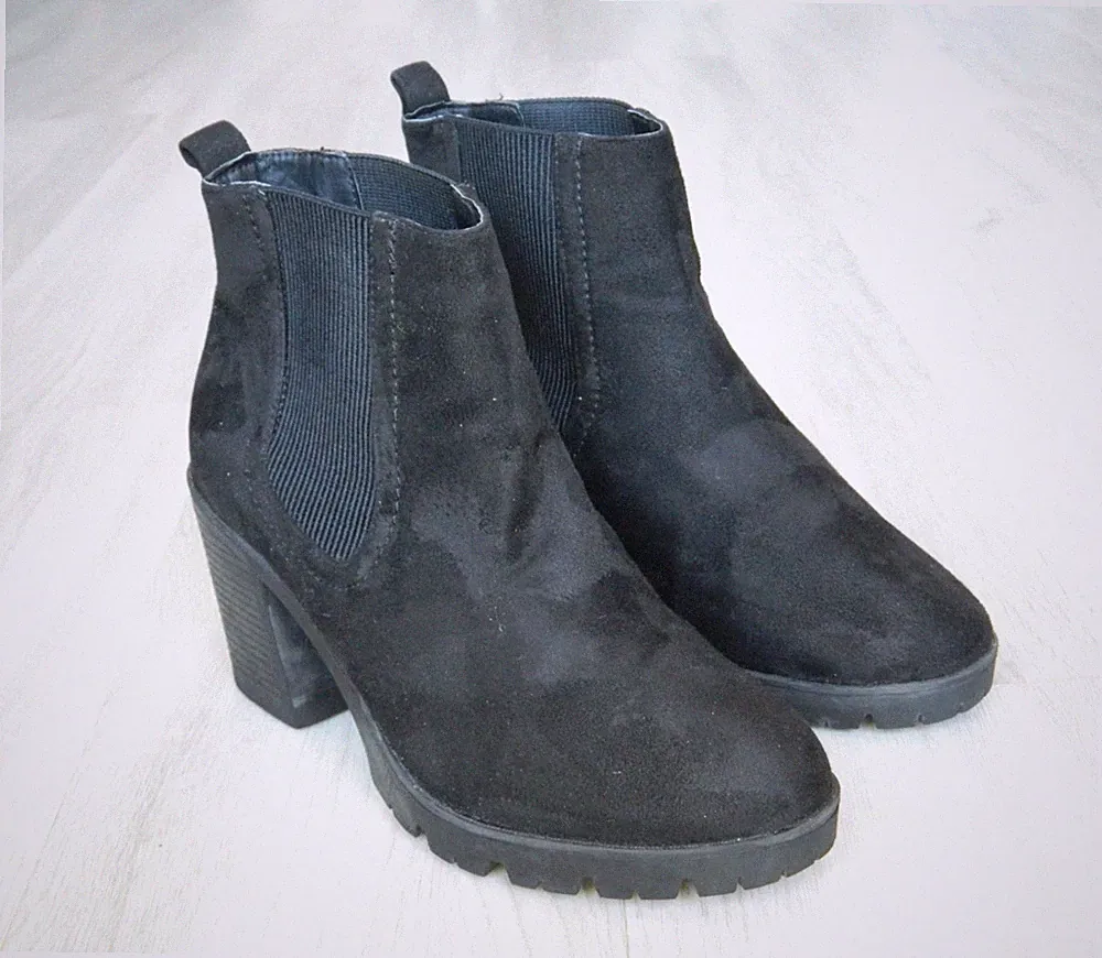 Topshop Damen Chelsea Boots mit Absatz schwarz Wildleder Größe 7 / 40