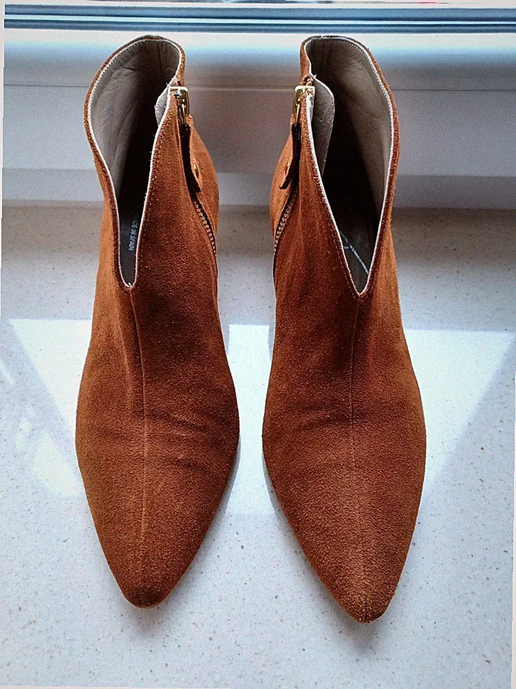 Toral Stiefeletten, spitz, Wildleder hellbraun, Kitten Heel, Gr. 38, 5 cm Absatz