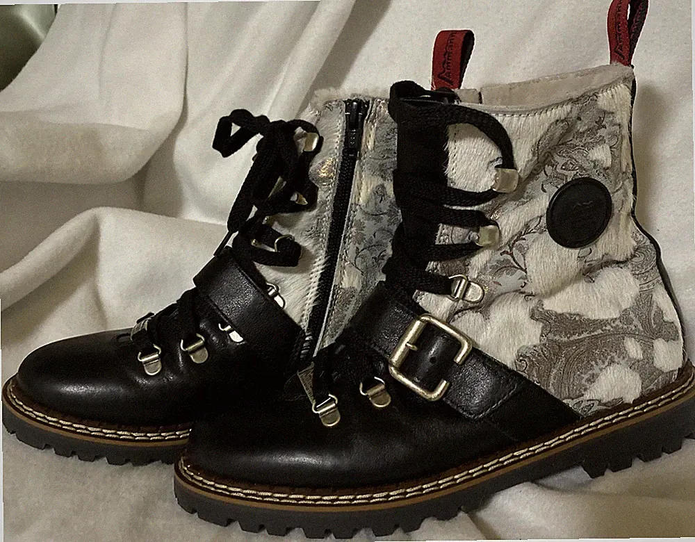 Total edle wunderschöne Boots 37 Stiefeletten 4 Echtes Leder Lammfell Ammann