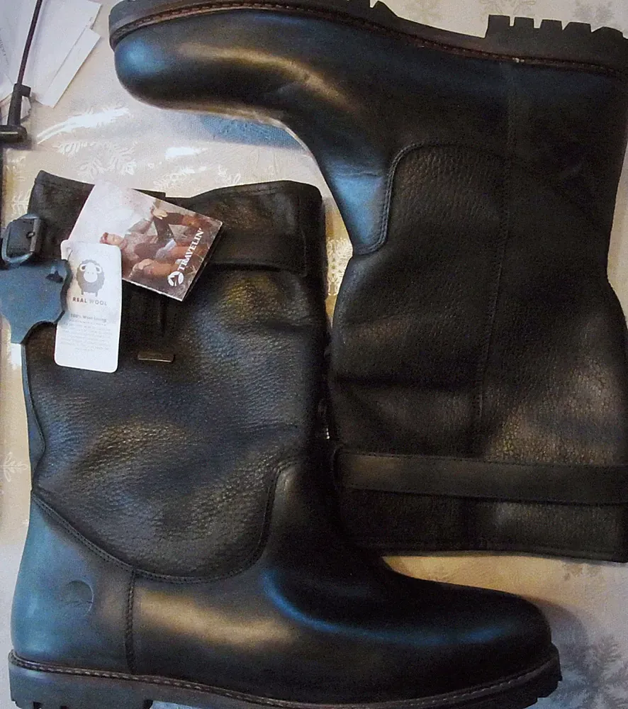 TRAVELIN' Boots GR. 42, in schwarz NEU, nur 1 X getragen zur Anprobe Schafwolle