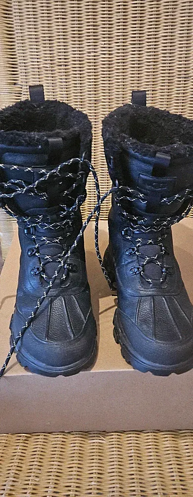 UGG Adirondack Meridian Winterboots Damen Gr. 40 Schwarz | wie NEU in OVP