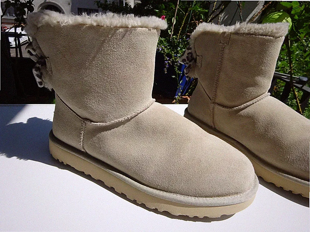 UGG AUSTRALIA 1127351 Mini Bailey Bow Damen Stiefel FELL Grau Gr.42(UK9) f.Neuw