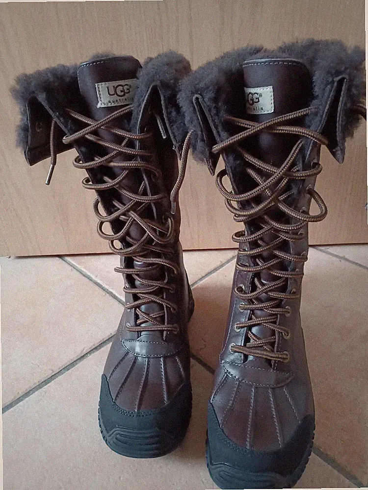 UGG Australia Boots Gr. EUR40 Fellstiefel In OVP Adirondak Braun Neuwertig