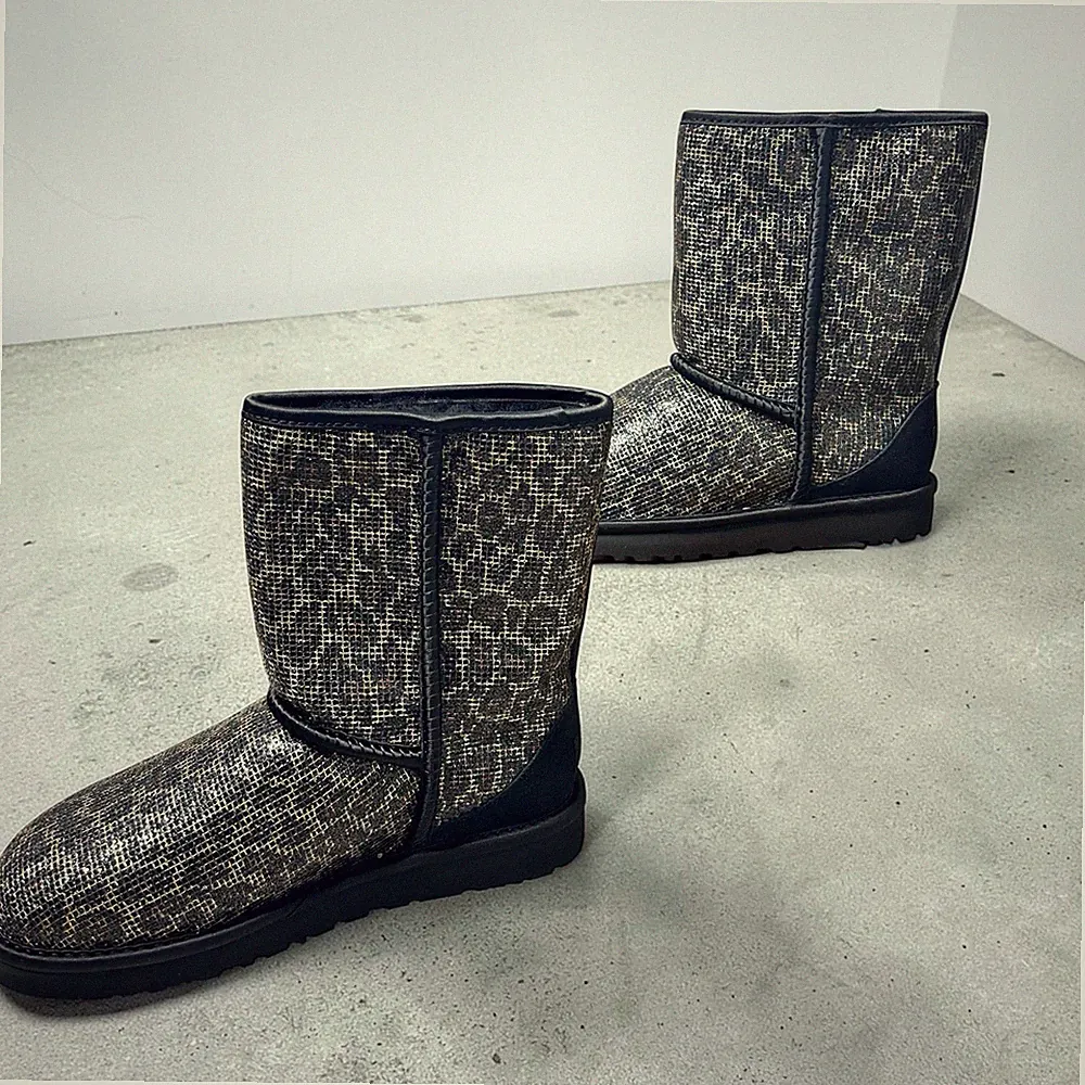 UGG Australia Classic Short Glitter Damen Schneestiefel Schwarz EU 38 US 7