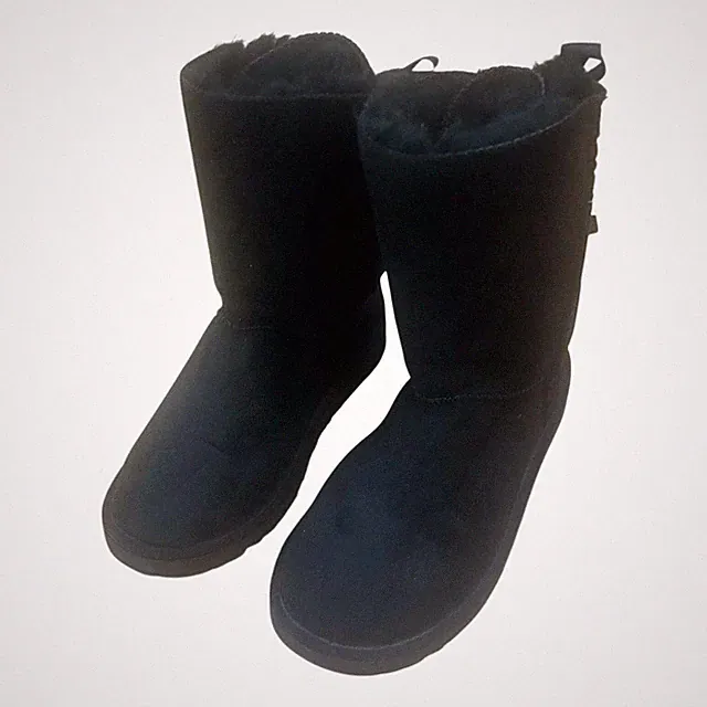 UGG Bailey Bow II Damen Stiefel Schwarz Boots Winter Fell Gr 41 Warm