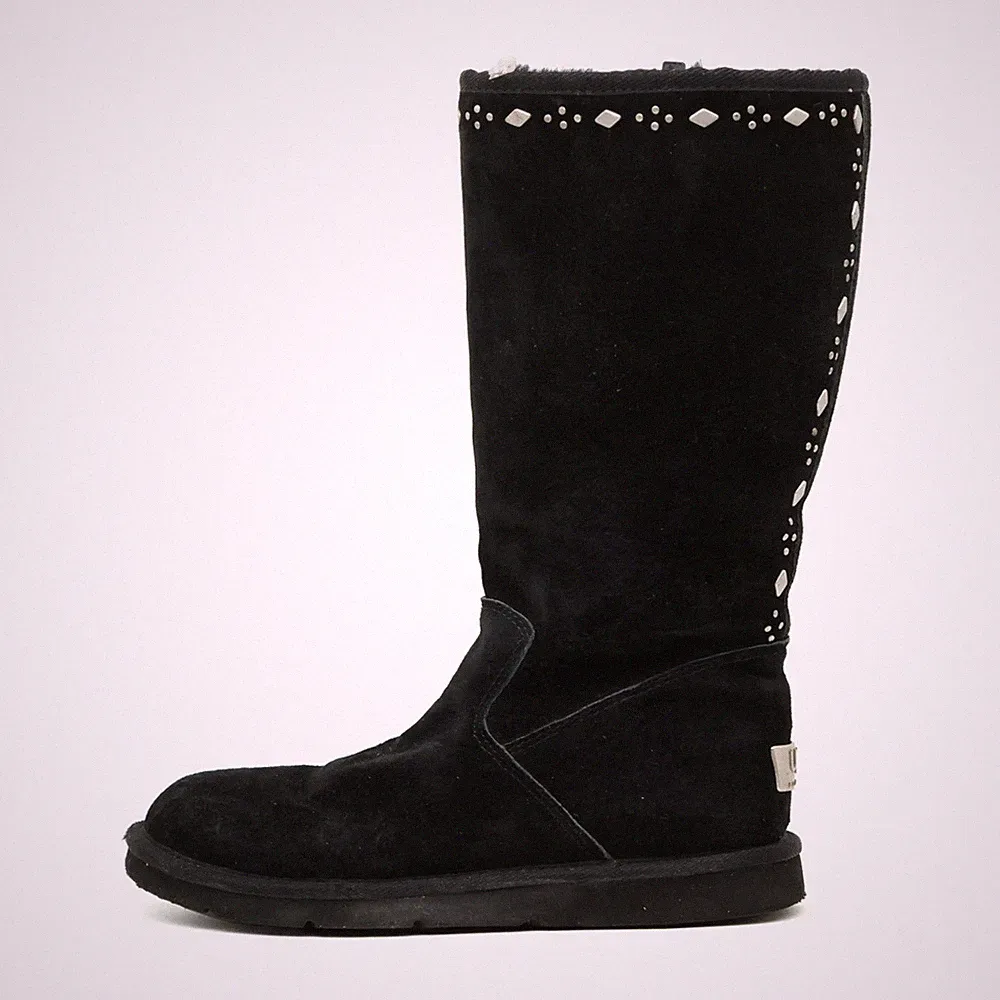 UGG Damen SN5549 Stiefel Schwarz Wildleder Classic Winterstiefel EU 38