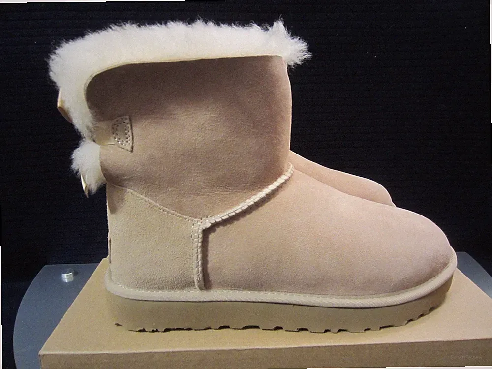 UGG Mini / Bailey / Zip Damen Winterstiefeletten versch. Farben, Größen. NEU!