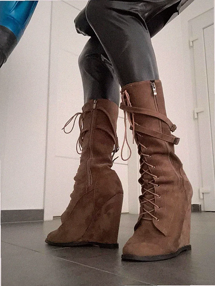 Wedge Stiefeletten braun CN51 was ca EU48 entspricht, Fusslänge 320mm.